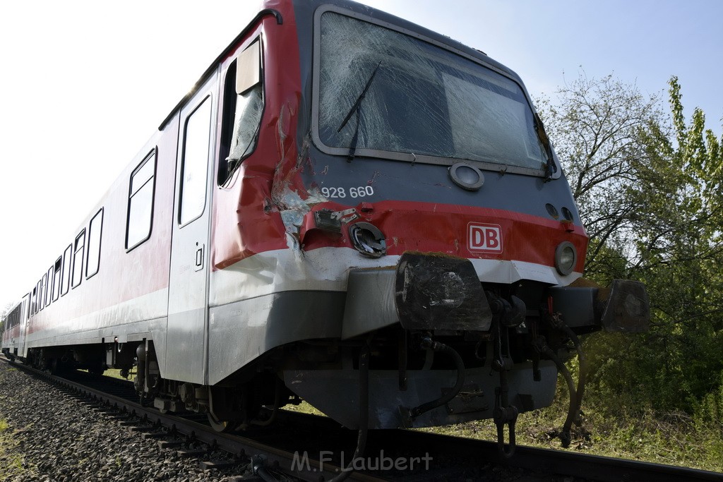 Schwerer VU LKW Zug Bergheim Kenten Koelnerstr P130.JPG - Miklos Laubert